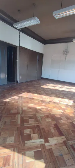 Cercano Al Metro, Conectividad (74487)
