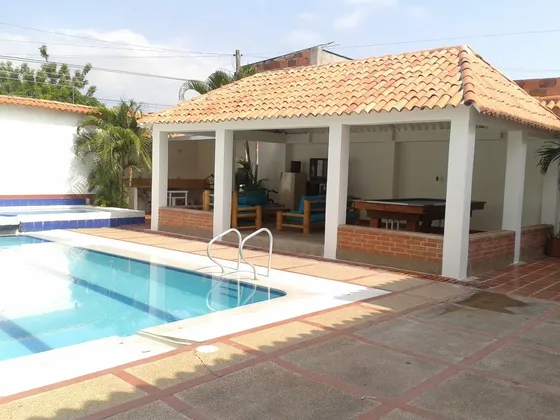 Alquiler Y Venta  Hermosa Casaquinta Con  Piscina Privada