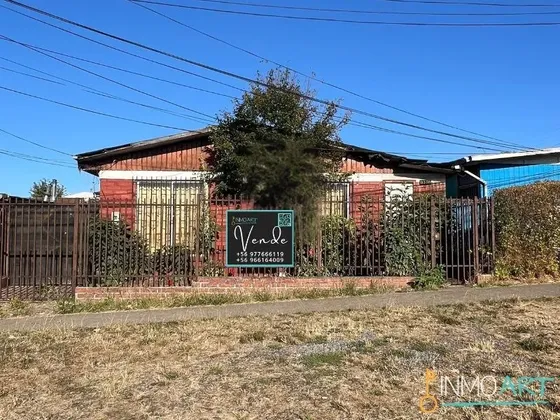 Casa En Venta De 3 Dorm. A Una Cuadra De Pedro De Valdivia