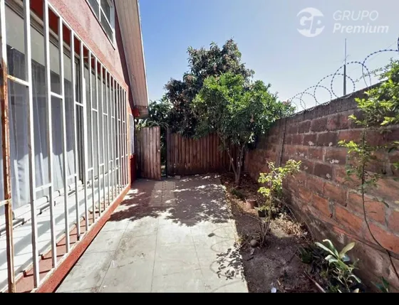 Casa En Venta De 4 Dorm. En Maule