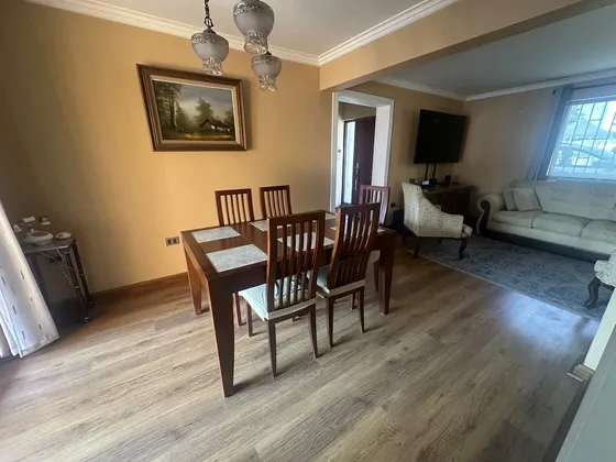 Casa Esquina, 3 Dormitorios, 2 Baños, 3 Estacionamientos
