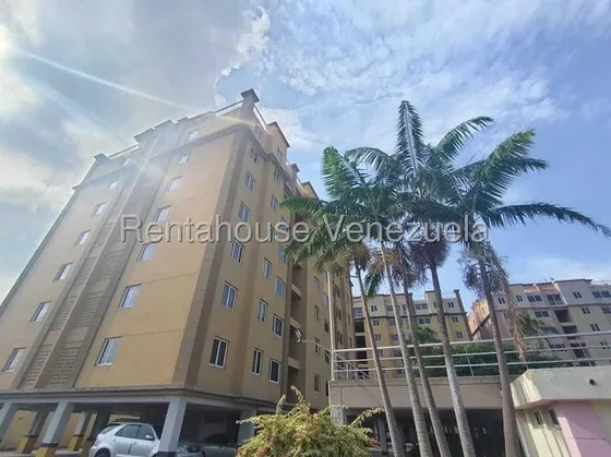Apartamento En Venta Av. Universidad Lr Naguanagua Planta Electrica Y Pozo De Agua Excelente Ubicacion Comodo E Iluminado 