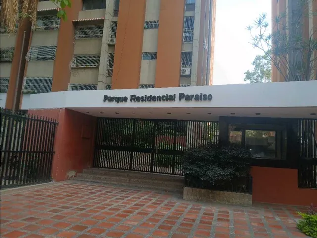 Apartamento En Venta En El Paraíso ( Oportunidad )