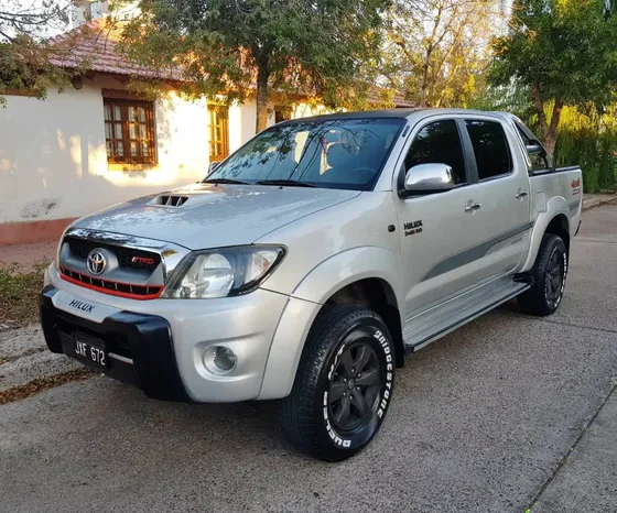 Toyota Hilux Pick-up 3.0 Cd Srv I 171cv 4x4