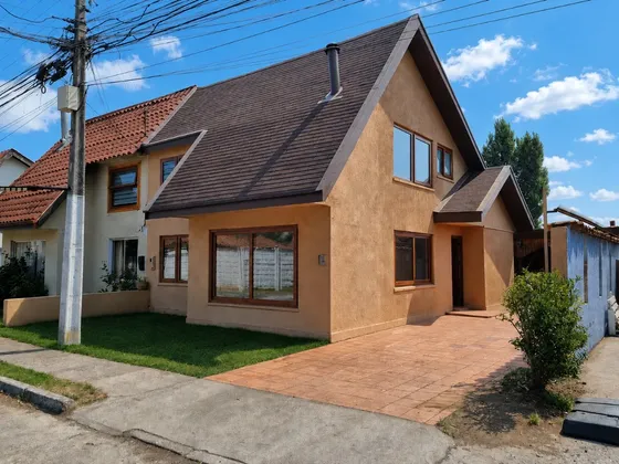 Casa 3 Dormitorios En Condominio - Huertos Familiares