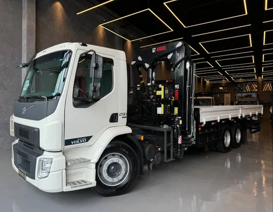 Caminhão Volvo Vm290 6x2 Truck 2025 Munck Argos Agi 20t