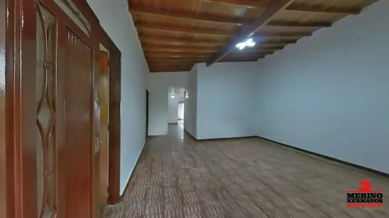 Casa En Arriendo En Medellín - La Floresta