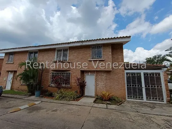 Rosa Espinoza Casa En Venta En Los Aleros, Colinas De Guataparo 26-11216 Jun10