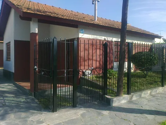 Ph En Venta - 2 Dormitorios 1 Baño - Cochera - 100mts2 - Mar Del Tuyú 