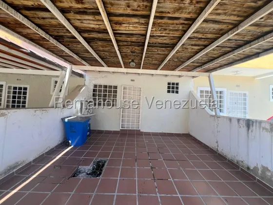Casa Duplex En Venta En Casa Linda Cabudare # Mehilyn Perez