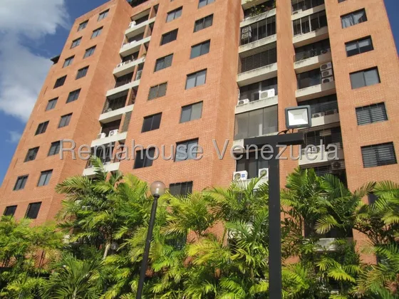 Confortable  Y Cómodo Apartamento En Alquiler En La Urbanización Colinas De La Tahona. Mls#.25-16893.  Gm