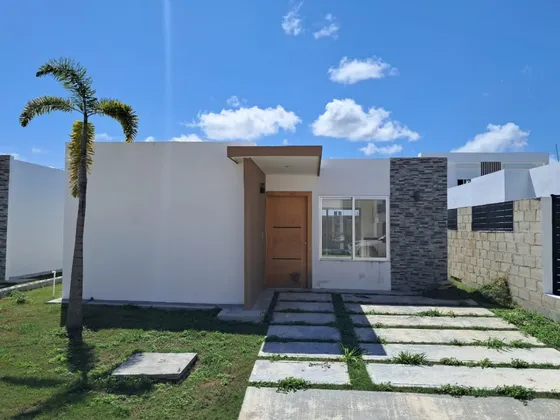Villa En Punta Cana Res. Primaveral 2 Consta De 2 Habitaciones Con Solar De 180m2
