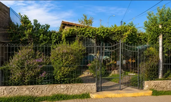 Casa Esquina Con 350 M² Y Doble Acceso