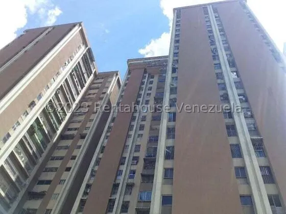 Jg Cod Flex 24-15417 Se Vende Bello Y Espacioso Apartamento 4 Habitaciones En El Paraiso Negociable
