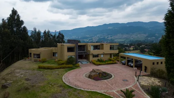 Se Vende Hermosa Y Amplia Casa Campestre En Tabio