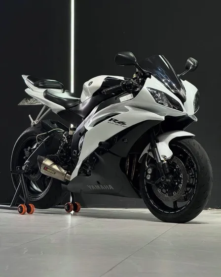 Yamaha R6