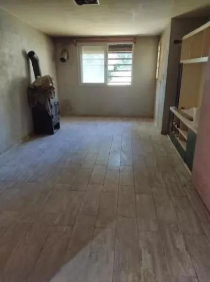 Casa En Venta - 2 Dormitorios 1 Baño - Cochera - 750mts2 - Paso Del Rey