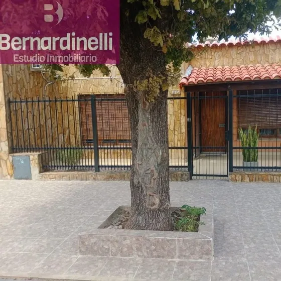 Alquiler Casa 2 Dormitorios Villa De Mayo