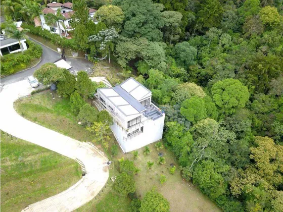 Venta Casa En Envigado El Escobero - Lujosa Parcelación En La Montaña