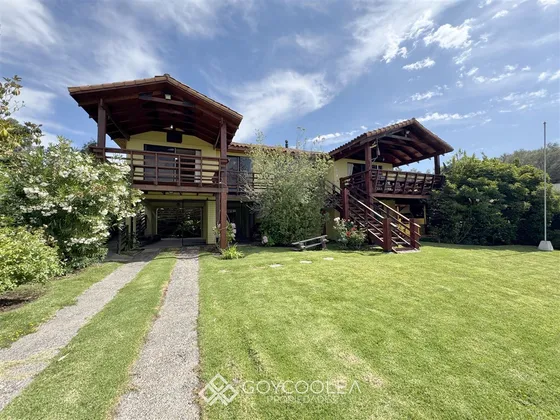 Casa En Venta De 4 Dorm. En Las Cabras