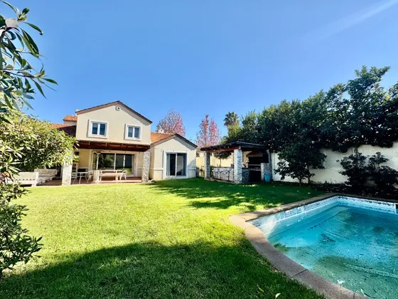 Casa 4d No Perimetral Piscina Quincho Piedra Roja
