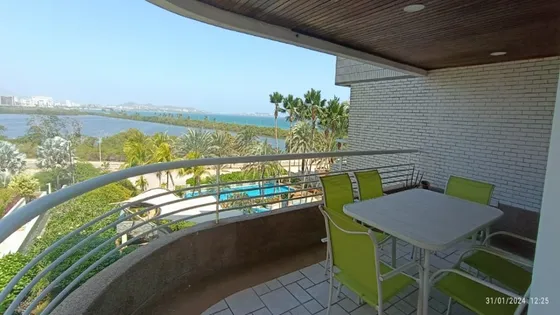 Hermoso Apartamento  En  Venta Con Vista  Vista Al Mar, Ubicado En El Morro.