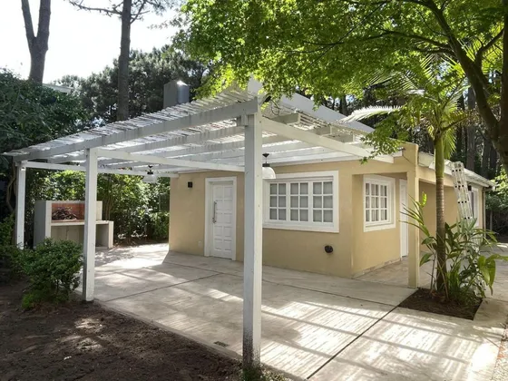 Ph En Venta - 2 Dormitorios 1 Baño - 326mts2 - Pinamar