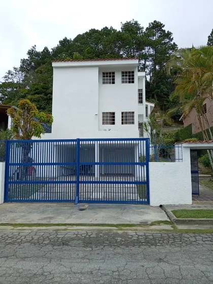 Gran Oportunidad Excelente Precio,  Venta  Casa De 318.09m2 De Construcción Y 642,86m2 De Terreno, Ubicada En La Urbanización El Placer