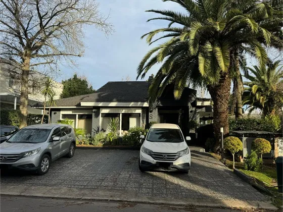 Casa En Venta - 4 Dormitorios 5 Baños - Cocheras - 1.200mts2 - Pilar