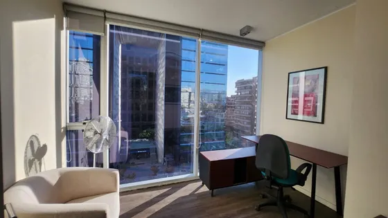 Moderna Oficina En Arriendo