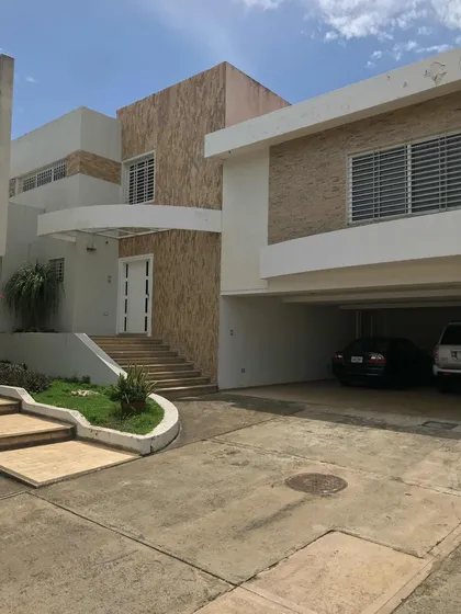 Moderna Y Lujosa Casa En Venta O Alquiler En Puerto Ordaz Urb Chilemex