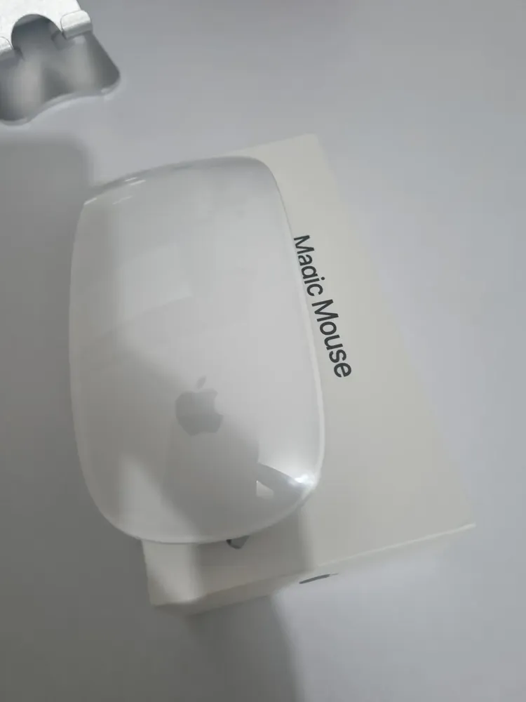 Mouse Apple Magic Mouse Com Superfície Multitoque Branca