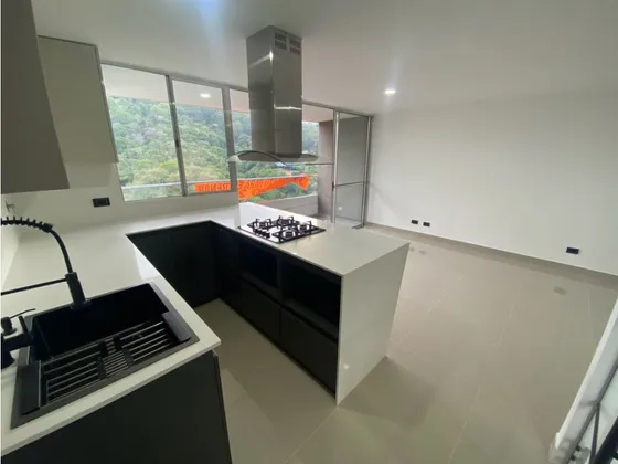 Vendemos Apartamento Nuevo En Medellín/ Los Colores
