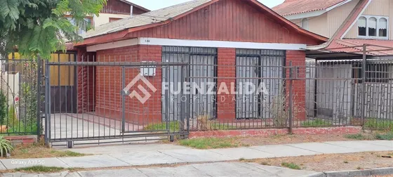 Casa En Venta De 7 Dorm. En Coquimbo