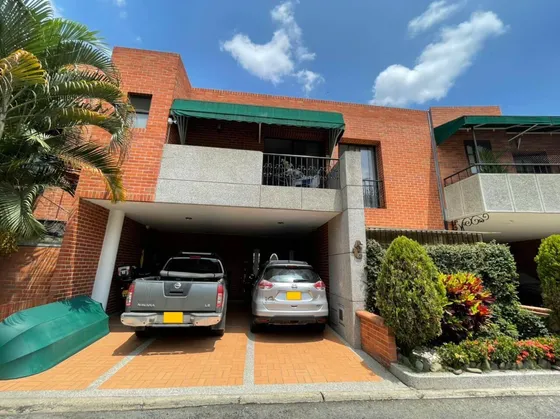 Hermosa Casa En El Jockey Club Ciudad Jardin