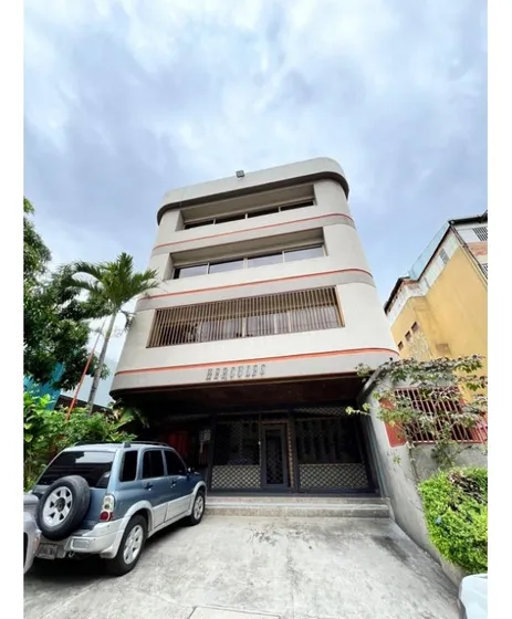 Vendo Edificio Industrial 1900m2 La Urbina 9407 