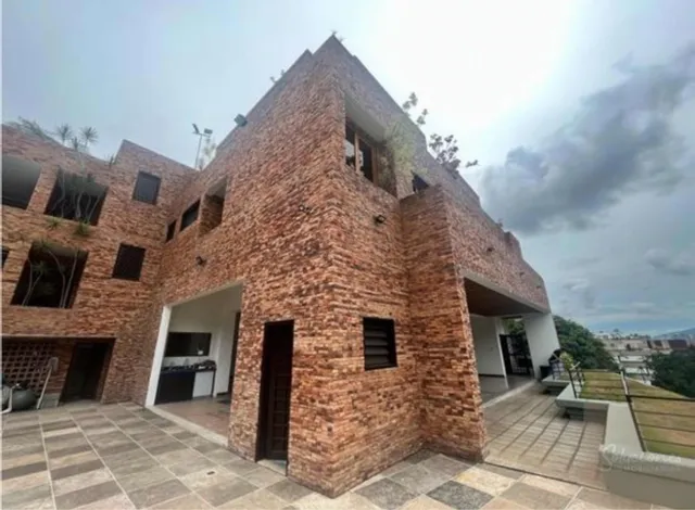 Se Vende Casa 850m2 4h+s/7b/9p Lomas De Las Mercedes