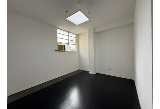 Cubículos De Oficinas En Alquiler De 8m2 A 15m2 En El Rosal - Chacaito