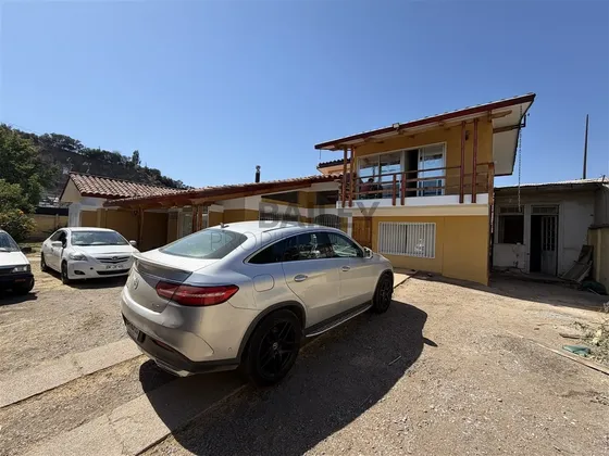 Se Vende Casa En Quillota Con Uso Comercial De 5d Y 3b