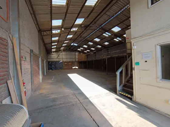 Vendo Bodega 300 M2 Y Oficinas Con Trifasico 40 Amp