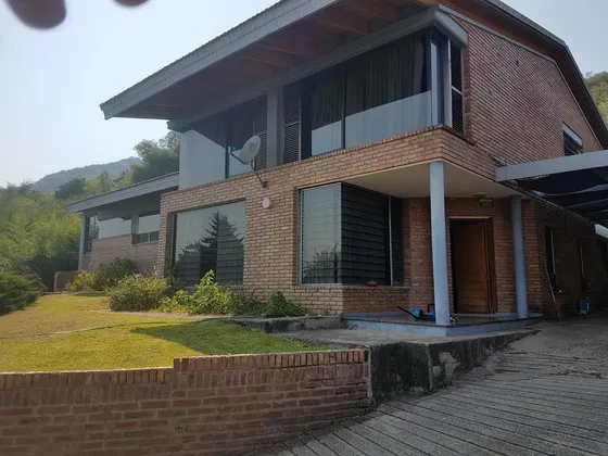 Vendo Casa En Carlos Paz, La Mejor Vista. 3  Dorm. Pileta, Asador, Ascensor