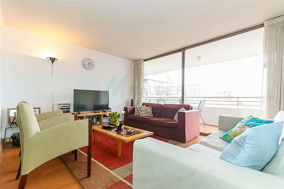 Departamento En Venta De 2 Dorm. En Las Condes