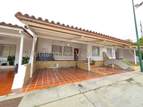 Casa En Venta Cabudare Zona De La Riberena Codigo 2  5  2  3  0  4 1  Mildred Poseer Una Casa Bella Y Completa En Un Lindo Urbanismo Privado Es Maravilloso Y Para Ello Esta Propiedad Se Presta 