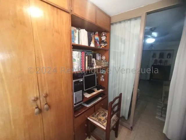 ¡descubre Tu Nuevo Hogar En El Corazón De Caracas! . Mls #25-3059