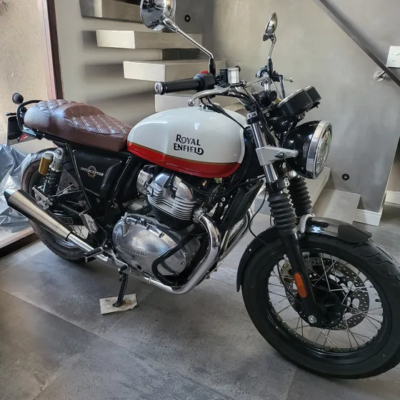 Royale Enfield, Interceptor 650. Año 2023 Blanca. Como Nueva