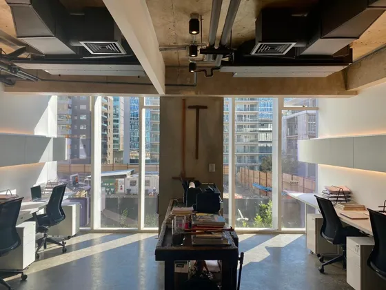 Arriendo Oficina Remodelada Y Amoblada