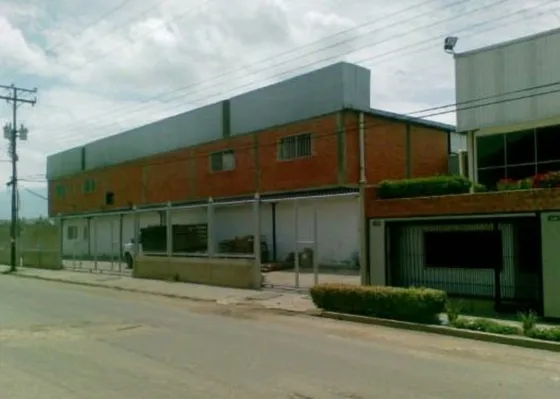 Galpón Industrial En La Urbanización Complejo Los Jarales Excelente Ubicación Muy Cerca De La Av Don Julio Centeno