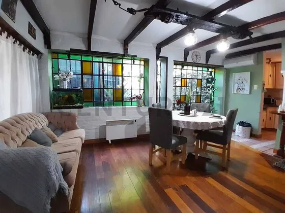 Casa 6 Ambientes - Ubicación Privilegiada En José Mármol.