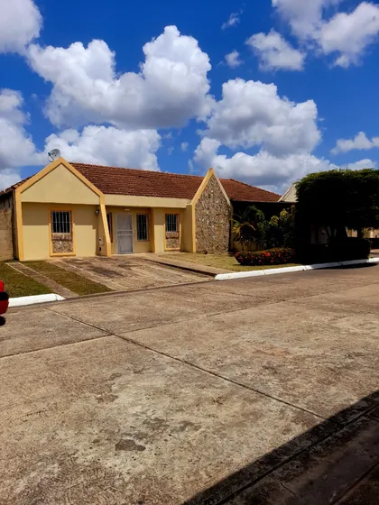Casa En Venta En Urb.  Lomas Del Viento, Vía El Sur Maturín, Frente C.c. La Cascada