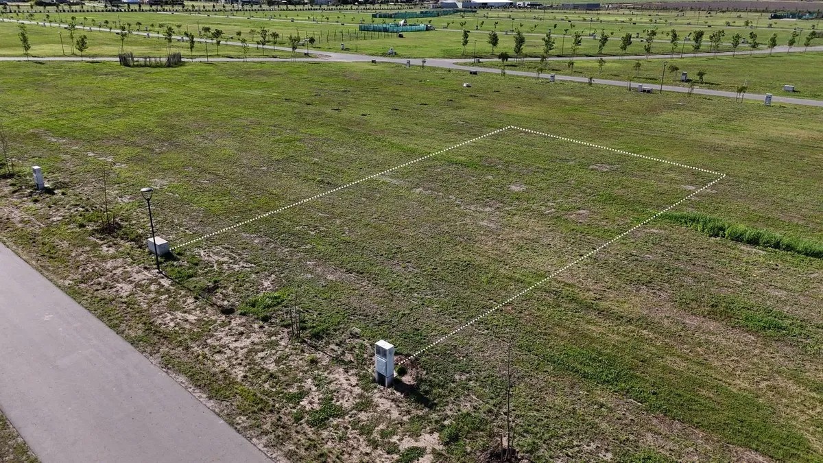 Venta Terreno Vida Lagoon Funes Excelente Ubicación Frente Sur
